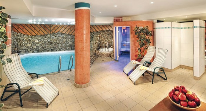 Hotel Zum Hirschen, Zell am See ski chalet, image 7